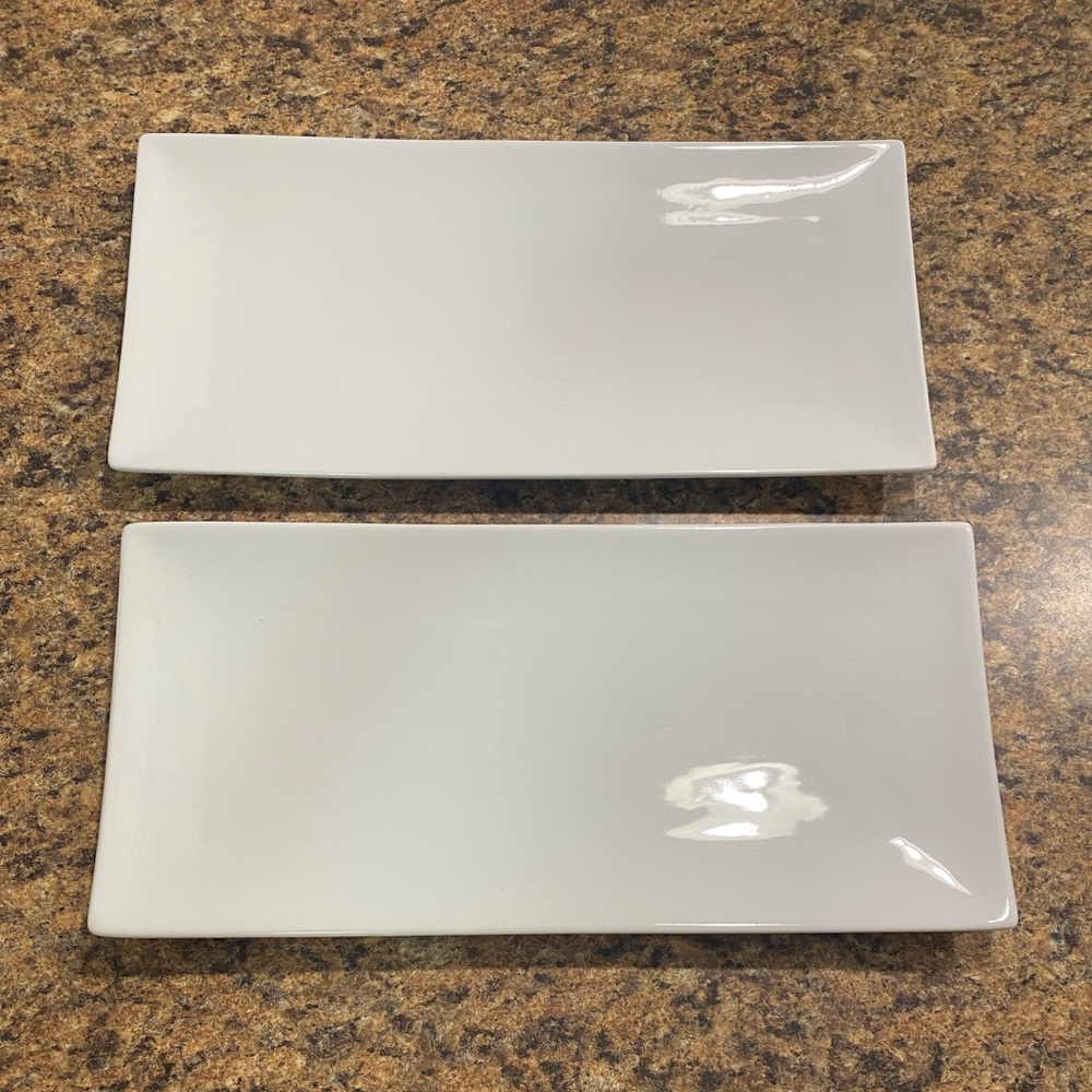 2 15 2/3 inch Everyday White Serving Trays